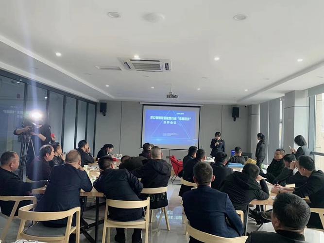 胡权,公司经营范围包括:企业管理咨询服务;商业信息咨询
